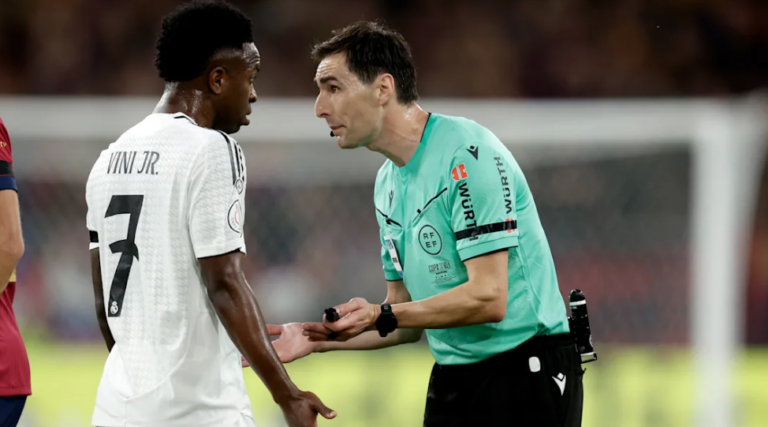 A Superliga de Silício: Como a Inteligência Artificial Matou o Olheiro e Assumiu o Controle do Futebol Europeu