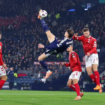 O Rugido de Tartan: A Engenharia Tática, Política e Financeira que Levou a Escócia de Volta à Copa do Mundo após 28 Anos