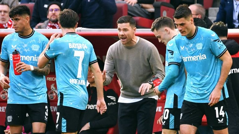 O Laboratório do Reno: Como a Alquimia de Xabi Alonso no Bayer Leverkusen Desmontou a Hierarquia do Futebol Europeu em 24 Meses