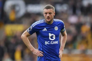 O Bronze do Operário: A Política, a Poesia e a Burocracia por Trás da Estátua de Jamie Vardy